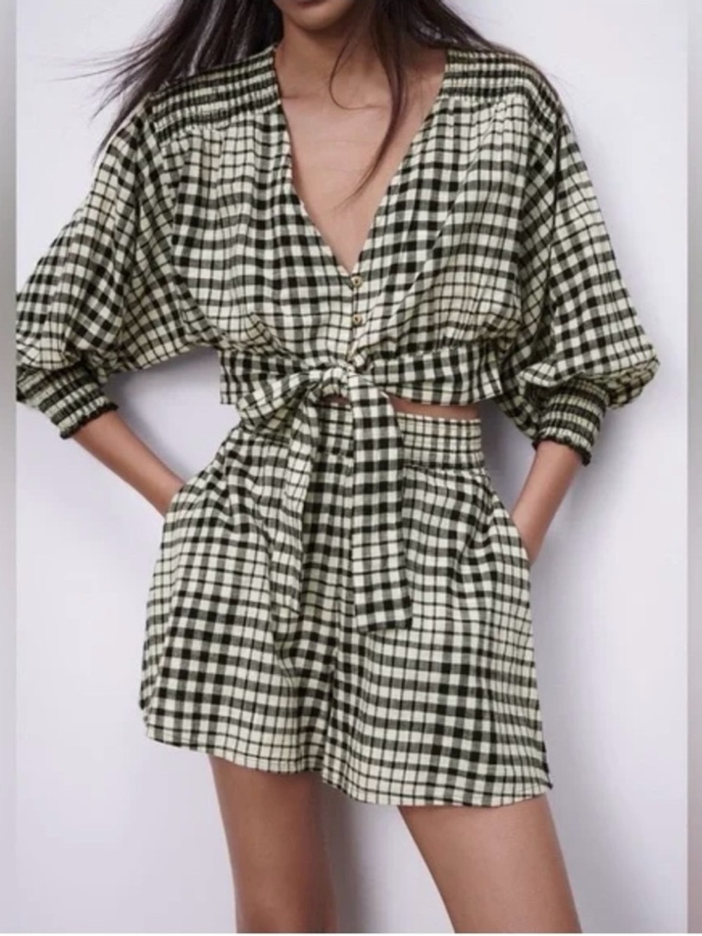 Zara Black and White Gingham High-Waist Shorts - Picture 2 of 10
